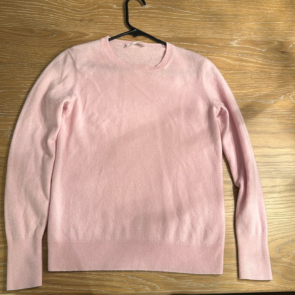 Everlane cashmere light pink sweater